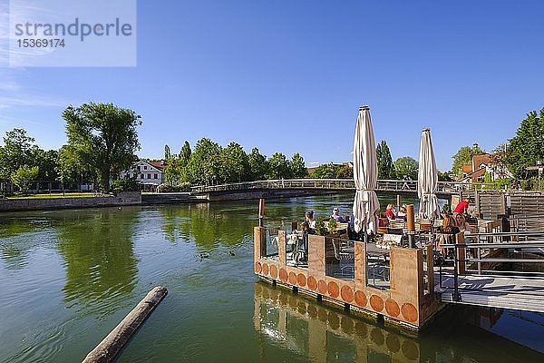 Klausenfloß an der Isar  Restaurant Isar-Klause  Landshut  Niederbayern  Bayern  Deutschland  Europa