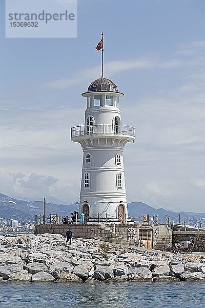 Leuchtturm an der Hafeneinfahrt  Alanya  Provinz Antalya  Türkei  Asien