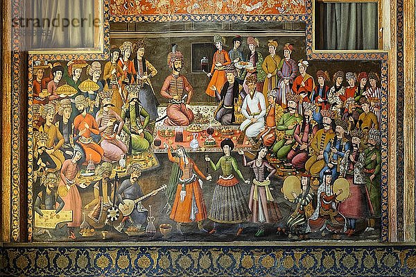 Fresko  Schah Abbas II. empfängt Nadr Mohammad Khan  Herrscher von Turkestan  1658  Chehel Sotoun  Isfahan  Iran  Asien