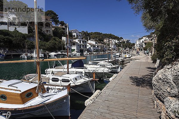 Fischerboote im Hafen von Cala Figuera  Mallorca  Balearische Inseln  Spanien  Europa