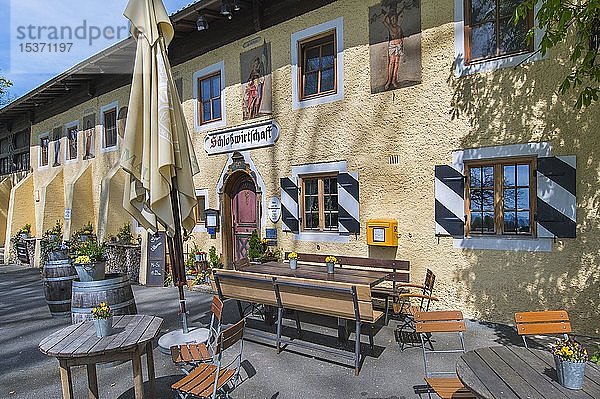 Schlossrestaurant der Schlossbrauerei Maxlrain bei Tuntenhausen  Oberbayern  Bayern  Deutschland  Europa