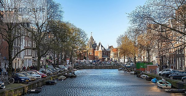Ansicht von De Waag  Gracht Kloveniersburgwal  Amsterdam  Nordholland  Niederlande