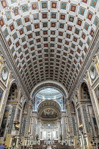 Langhaus  Basilika Sant'Andrea  Mantua  Lombardei  Italien  Europa