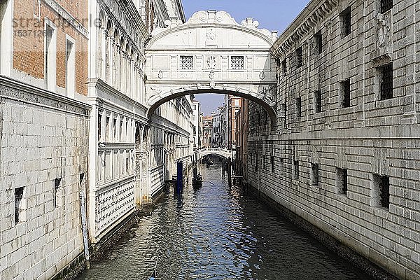 Seufzerbrücke  Ponte dei Spospiri  Venedig  Italien  Europa