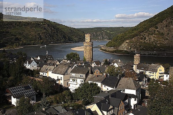Blick auf Oberwesel mit dem Ochsenturm  Oberes Mittelrheintal  UNESCO-Welterbe  Rheinland-Pfalz  Deutschland  Europa