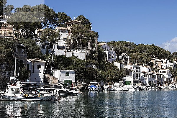 Fischerboote im Hafen von Cala Figuera  Mallorca  Balearische Inseln  Spanien  Europa