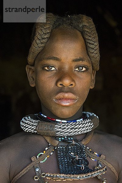Hübsches Himba-Mädchen  Porträt  Kaokoland  Namibia  Afrika