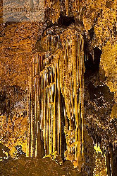 Stalaktiten  sogenannter Wasserfall  Tropfsteinhöhle Dim Magarasi  Kestel  Alanya  Provinz Antalya  Türkei  Asien