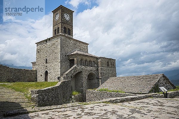 Glockenturm in der Burganlage  Burg von Gjirokastra  Gjirokastra  Albanien  Europa
