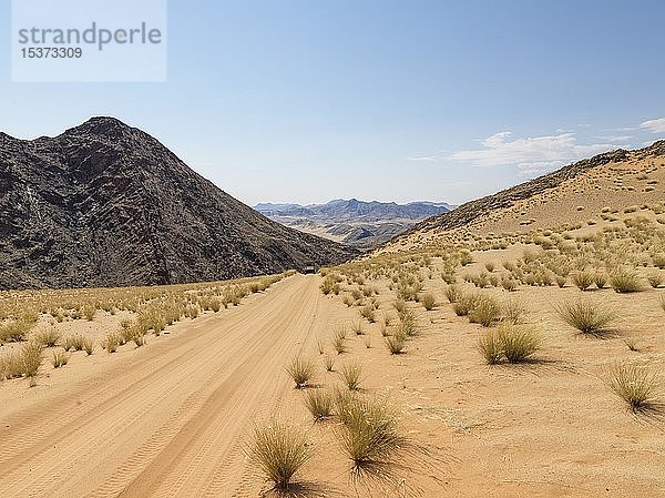 Sandpiste in der Hartmann-Kette  Kaokoveld  Namibia  Afrika