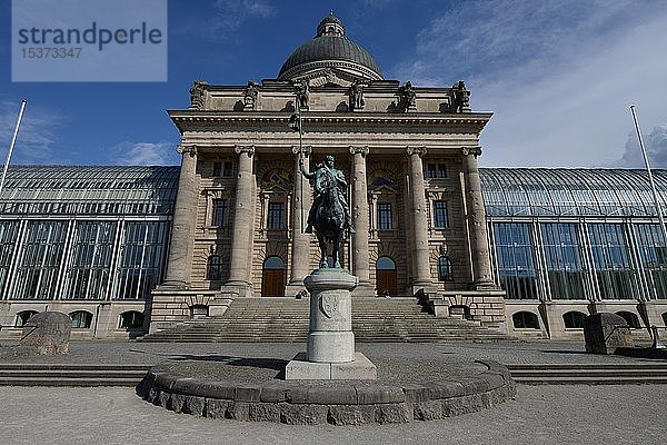 Bayerische Staatskanzlei mit Reiterstandbild von Otto von Wittelsbach  Altstadt Lehel  München  Bayern  Deutschland  Europa