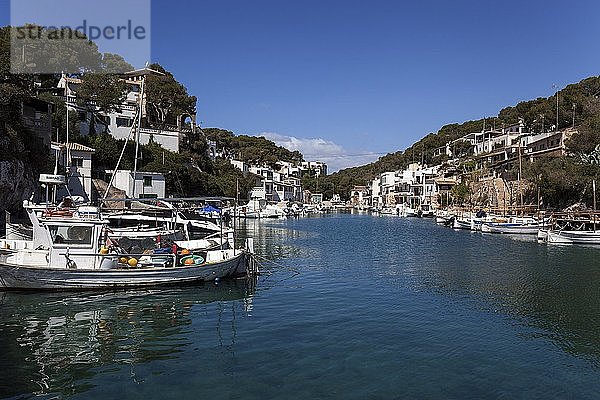 Fischerboote im Hafen von Cala Figuera  Mallorca  Balearische Inseln  Spanien  Europa