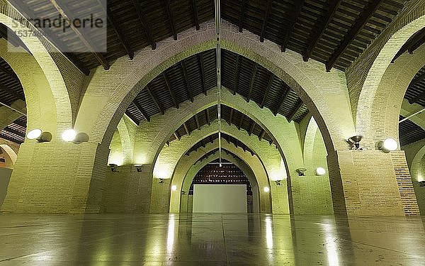 Gotisches Gewölbe  Innenansicht  Werfthallen aus dem 14. Jahrhundert  Drassanes del Grau  Las atarazanas del Grao  Valencia  Spanien  Europa