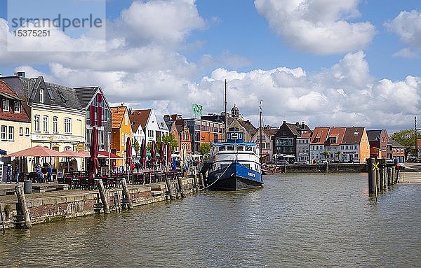 Hafen von Husum  Nordfriesland  Schleswig-Holstein  Deutschland  Europa