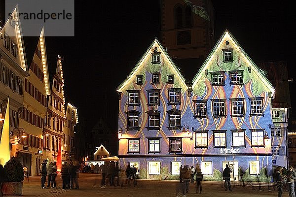 Beleuchtete Fassaden  Lichtshow  Marktplatz in Biberach  Oberschwaben  Baden-Württemberg  Deutschland  Europa
