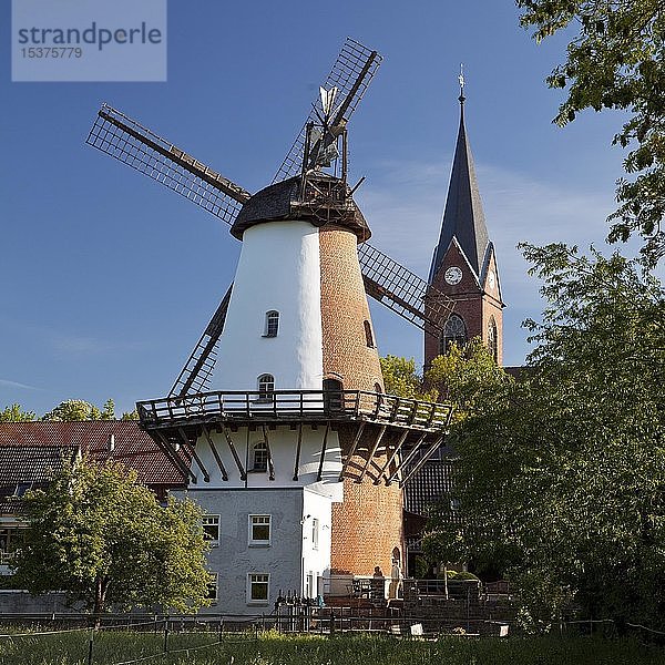 Wind- und Wassermühle Lahde  Galerieschlossmühle von 1876  Petershagen  Westfälische Mühlenstraße  Nordrhein-Westfalen  Deutschland  Europa