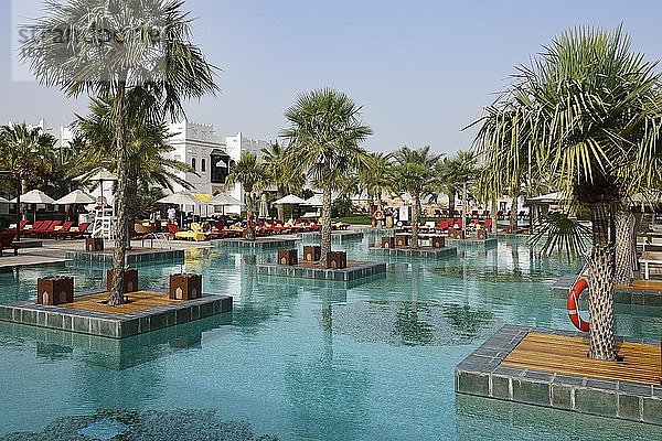 Wellnessbereich mit Pool  Sharq Village and Spa Resort  Doha  Katar  Asien