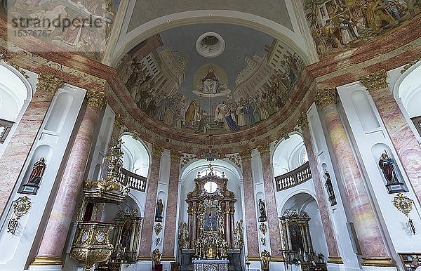 Altarraum der Dreifaltigkeitskirche Kappl  barocker Zentralbau  erbaut 1685-1689  Kappel  Waldsassen  Oberpfalz  Deutschland  Europa