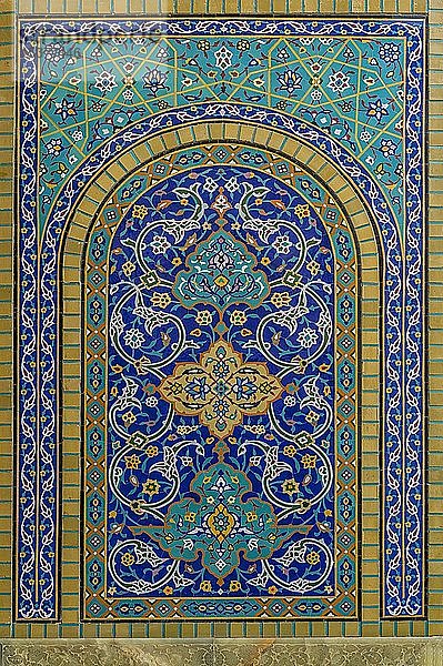 Wanddekoration  Hazrat-e Masumeh  Qom  Iran  Asien