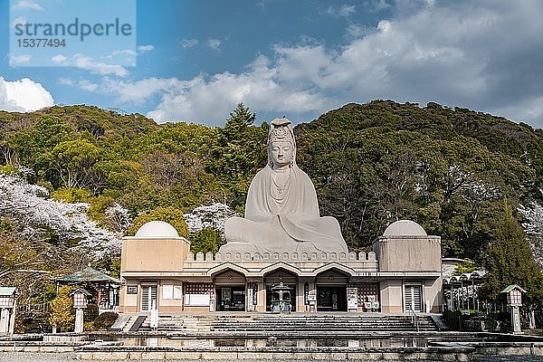 Riesige Buddha-Statue  Ryozen Kannon-Statue  K?daiji-Tempel  Shimokawaracho  Kyoto  Japan  Asien