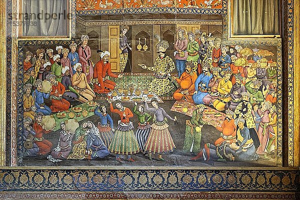 Fresko  Schah Abbas I. empfängt Vali Mohammad Khan  Herrscher von Turkestan  1621  Chehel Sotoun  Isfahan  Iran  Asien