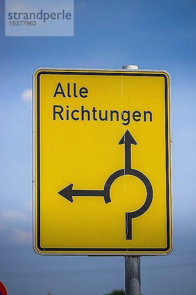 Straßenschild  Alle Richtungen  Deutschland  Europa