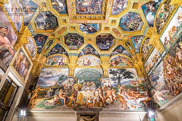 Mythologisches Fresko von Giulio Romano im Saal von Amor und Psyche  Camera di Amore e Psiche  Lustpalast Palazzo Te  Mantua  Lombardei  Italien  Europa