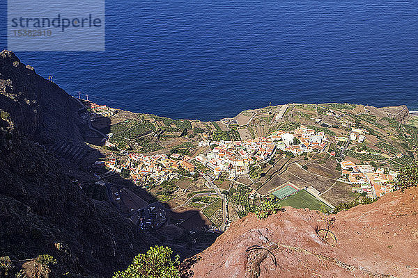 Blick vom Mirador de Abrante nach Agulo  La Gomera  Kanarische Inseln  Spanien