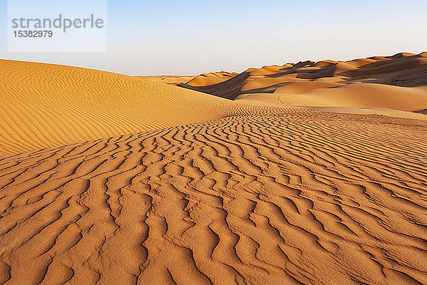Sultanat Oman  Wahiba-Sand  Dünen in der Wüste