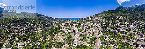 Spanien  Balearen  Mallorca  Region Valldemossa und Soller  Bergdorf Deia  Serra de Tramuntana