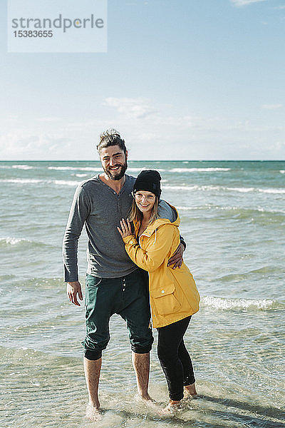 Ehepaar am Strand von Heiligenhafen