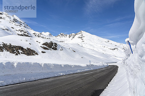 Österreich  Tirol  Kaunertal  Gletscherstraße im Winter