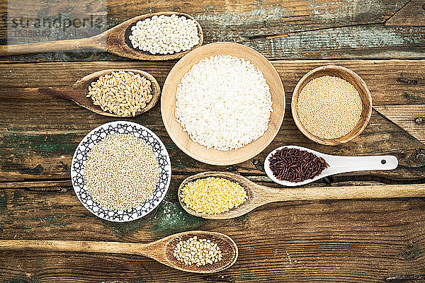 Getreidemischung: roter Reis  Gerste  Amaranth  Quinoa  Reis  Bulgur und Buchweizen