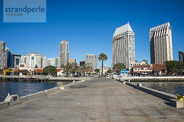 USA  Kalifornien  San Diego  Thunfisch-Hafen Hafenmarkt