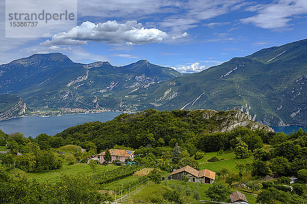 Italien  Trentino  Gardasee  Pregasina bei Riva del Garda