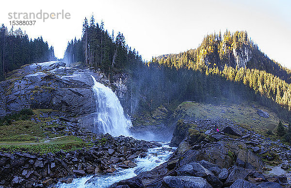Österreich  Nationalpark Hohe Tauern  Krimmler Wasserfälle  Niederfälle