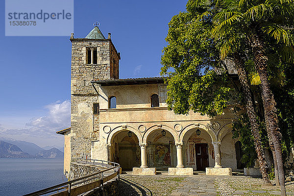 Italien  Lago Maggiore  Santa Caterina del Sasso