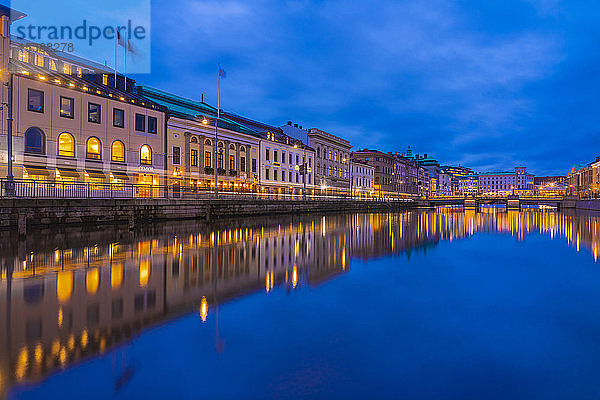 Schweden  Göteborg  historisches Stadtzentrum mit Blick auf Soedra hamngatan am Kanal