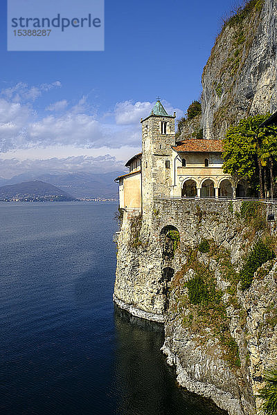 Italien  Lago Maggiore  Santa Caterina del Sasso