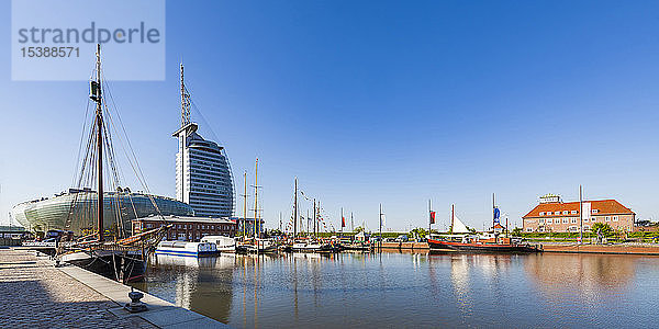 Deutschland  Bremen  Bremerhaven  Neuer Hafen  Klimahaus  Wissenschaftszentrum  Atlantic Hotel Sail City