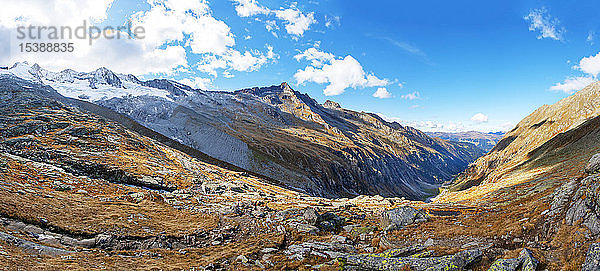 Österreich  Bundesland Salzburg  Nationalpark Hohe Tauern  Zillertaler Alpen  Berglandschaft