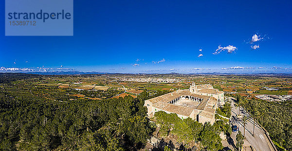 Spanien  Mallorca  Luftaufnahme über Santuari de Monti Sion