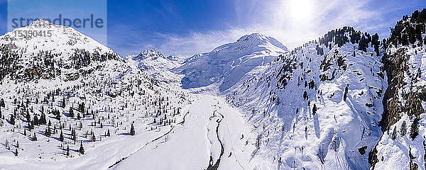 Österreich  Tirol  Kaunertal im Winter  Luftaufnahme