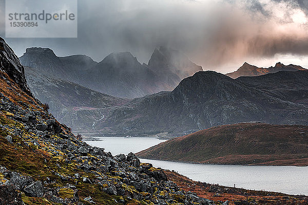 Norwegen  Lofoten-Inseln  nahe Kvalvika Beach