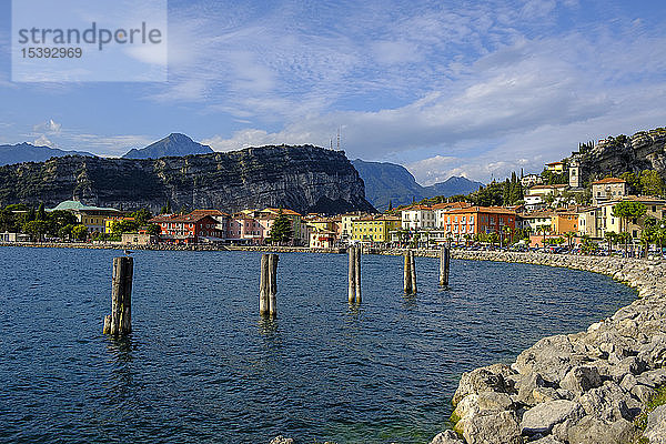 Italien  Trentino  Gardasee  Torbole  Uferpromenade