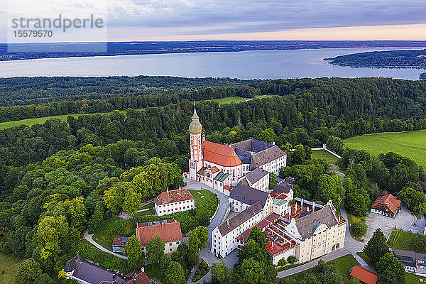 Luftaufnahme des Klosters Andechs in Oberbayern  Deutschland