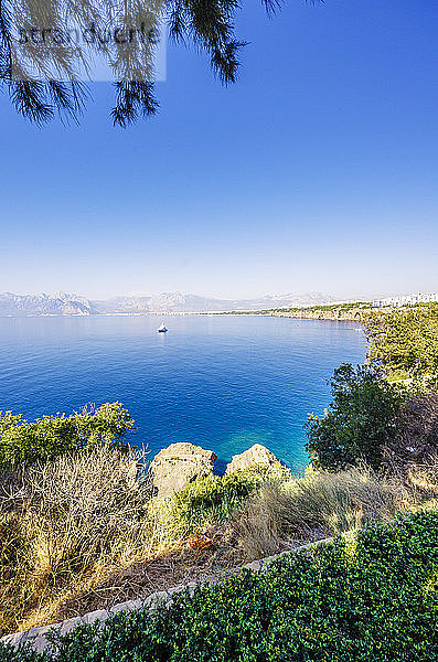 Türkei  Türkische Riviera  Blick auf die Küstenstadt Antalya