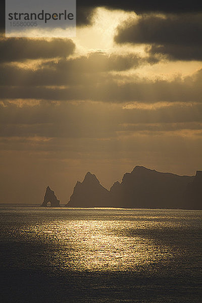 Portugal  Madeira  Blick auf das Meer bei Sonnenuntergang