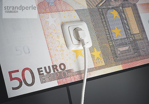 Elektrisches Oulet auf 50-Euro-Schein  Nahaufnahme