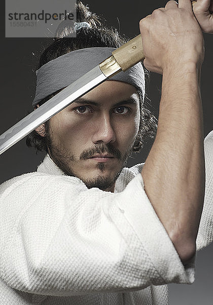 Samurai mit Schwert  Porträt